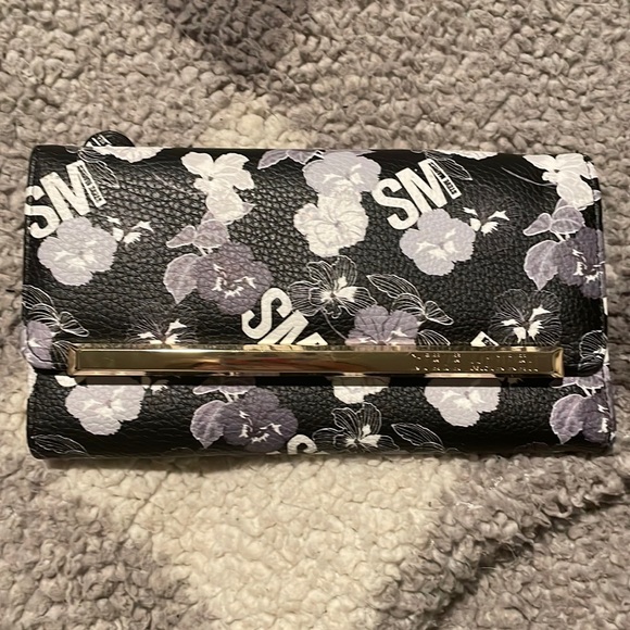 Steve Madden Handbags - Steve Madden Wallet
